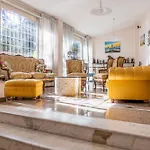Apartment Maximo Luxe -villa & Rom